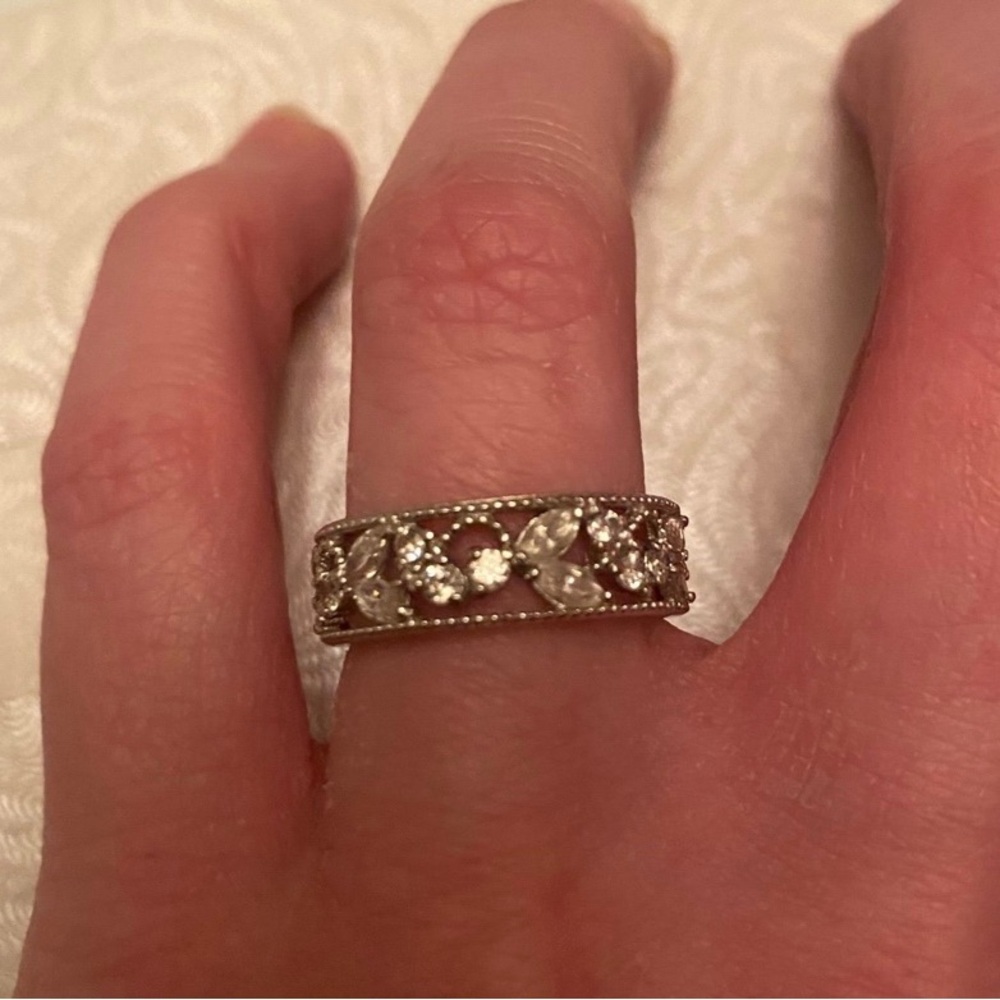 2 costume jewelry silver rings